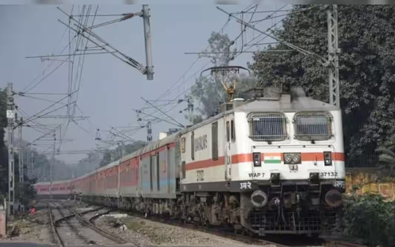 Railway Recruitment 2023: रेलवे में 10वीं पास के लिए नौकरी का सुनहरा मौका, यहां निकली है बंपर वैकेंसी, डीटेल देखें