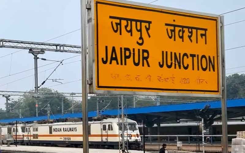 470 ट्रेनों में की सुविधाओं की जांच
