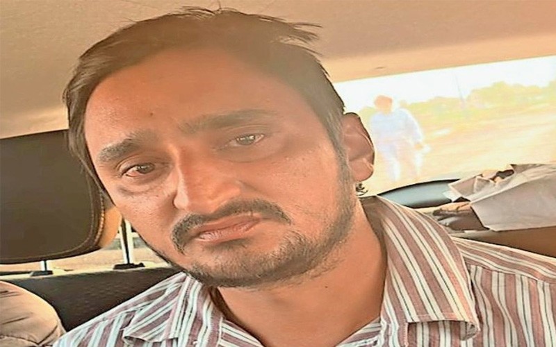 विद्युत कनेक्शन के एवज में 17 हजार रिश्वत लेते हेल्पर गिरफ्तार